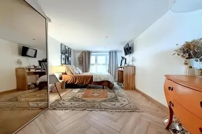 Télévision ou salle de divertissement dans l'établissement 2 chambres 4 pers Métro & PartDieu à 5 min