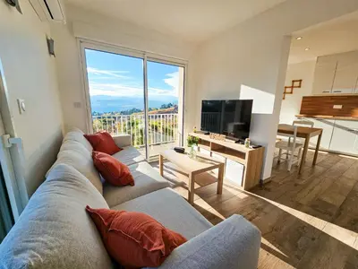 Télévision ou salle de divertissement dans l'établissement Maison - Saint-Martin La Plaine - Loire