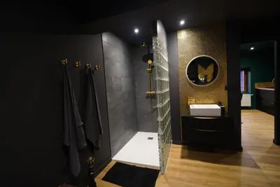 Salle de bains dans l'établissement Le Secret' - Balnéo - Romantique Room