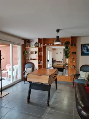 Coin salon dans l'établissement gîte des Bois