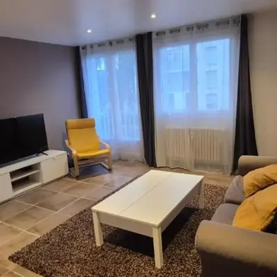 3 chambres dans grand T4 Proche Lac