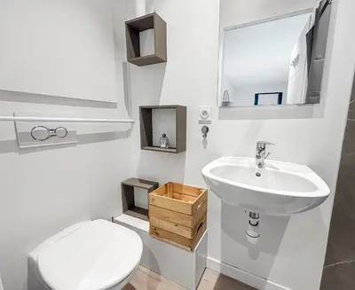 Salle de bains dans l'établissement Terrasse & Jardin privés, Lumineux, Calme absolu