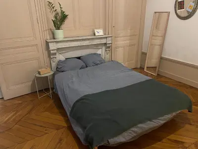 Un ou plusieurs lits dans un hébergement de l'établissement Chambre privé dans colocation