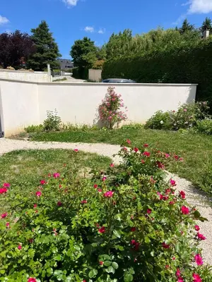 Jardin de l'établissement La Roseraie