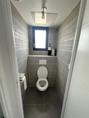 Salle de bains dans l'établissement MAISON 60 avec 3 chambres lechaffardcom