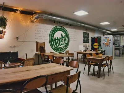 Restaurant ou autre lieu de restauration dans l'établissement Le Flâneur Guesthouse