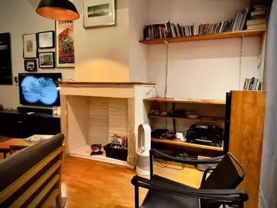 Coin salon dans l'établissement Appartement calme à Valmy, accès vieux Lyon 5mn