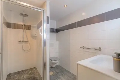 Salle de bains dans l'établissement Convivial et Calme en hypercentre
