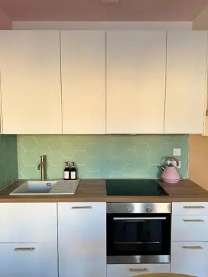 Cuisine ou kitchenette dans l'établissement California Vibes Charpennes - Métro 5 min - 6 pers