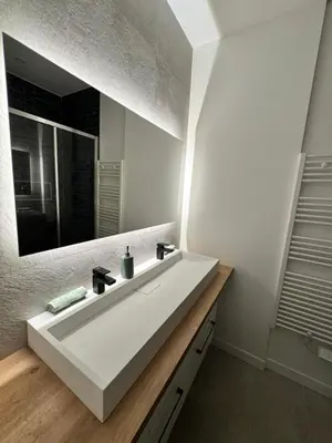 Salle de bains dans l'établissement California Vibes Charpennes - Métro 5 min - 6 pers