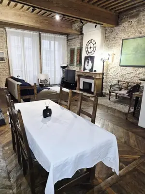 Télévision ou salle de divertissement dans l'établissement Appartement luxueux hyper centre