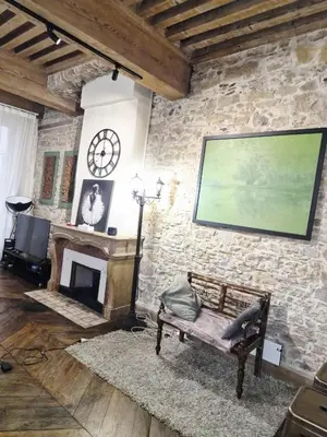 Télévision ou salle de divertissement dans l'établissement Appartement luxueux hyper centre
