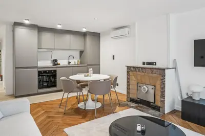 Cuisine ou kitchenette dans l'établissement Superbe appartement en hypercentre avec climatisation