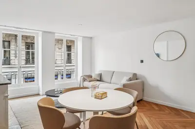 Coin salon dans l'établissement Superbe appartement en hypercentre avec climatisation