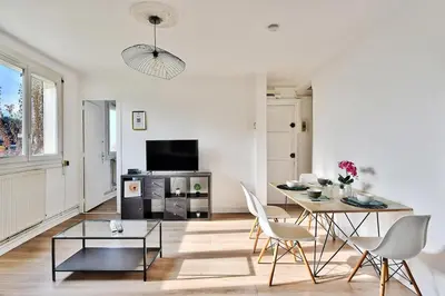Télévision ou salle de divertissement dans l'établissement Appartement de charme, proche de toutes commonidités