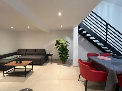 Coin salon dans l'établissement La Vie est Pleine de Surprises