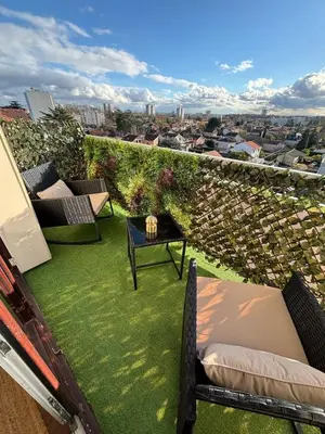 Coin salon dans l'établissement 2 Bedrooms, Tram, secure residence