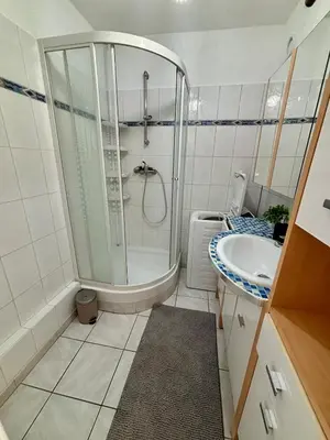Salle de bains dans l'établissement 2 Bedrooms, Tram, secure residence