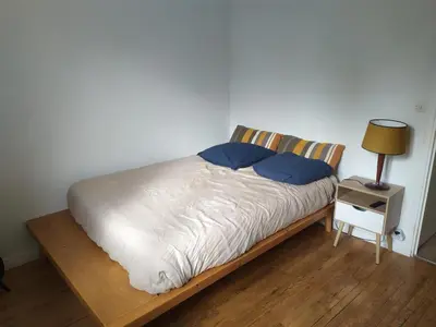 Un ou plusieurs lits dans un hébergement de l'établissement Chambre Lyon 9 Gorge de Loup Ligne D
