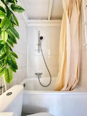 Salle de bains dans l'établissement Lyon - Valmy - Gorge de loup avec Parking privée