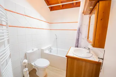 Salle de bains dans l'établissement Château de Bissieux