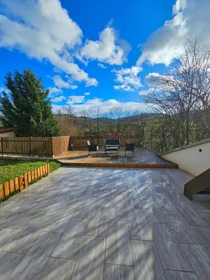 Vue générale sur la montagne ou vue sur la montagne depuis la maison de vacances