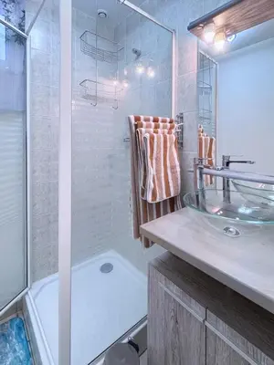 Salle de bains dans l'établissement Maison 3 appartements
