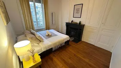 Un ou plusieurs lits dans un hébergement de l'établissement 128 Thiers 2 Chambres Brotteaux