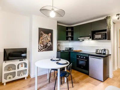 Cuisine ou kitchenette dans l'établissement T2 Tram T3-T6 Médipole et Hopitaux Est