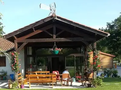 Jardin de l'établissement Mobil home spacieux 6 pers avec terrasse - API-1-52-1417