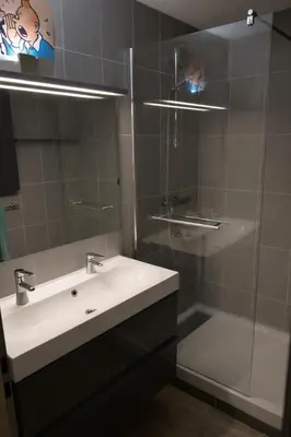 Salle de bains dans l'établissement Chez Greg Métro Oullins centre