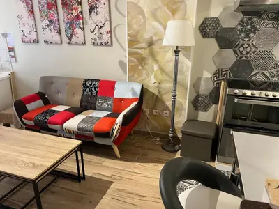 Cuisine ou kitchenette dans l'établissement Maison Le 22' Lyon Express - A proximité de la La Plaine de l'Ain