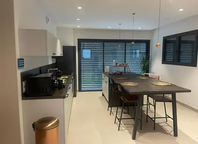 Cuisine ou kitchenette dans l'établissement Villa Adam
