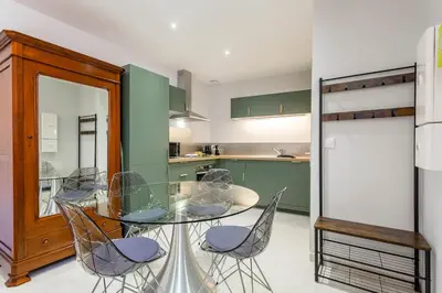 Cuisine ou kitchenette dans l'établissement Amazing Vieux Lyon for 4 p Hyper Centre New