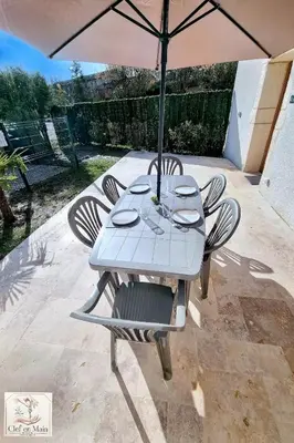 Balcon ou terrasse dans l'établissement Parenthèse en Dombes Maison au calme avec jardin