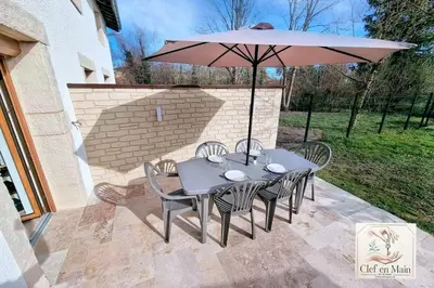 Terrasse ou espace extérieur de l'établissement Instant en Dombes - séjour au calme avec jardin