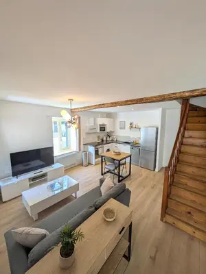 Cuisine ou kitchenette dans l'établissement La Tour - Appartement rénové, calme et confortable