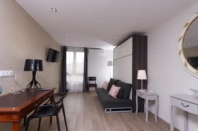 Télévision ou salle de divertissement dans l'établissement At home in lyon