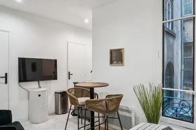 Télévision ou salle de divertissement dans l'établissement Pop Cordelier - Appartement idéal au coeur de Lyon