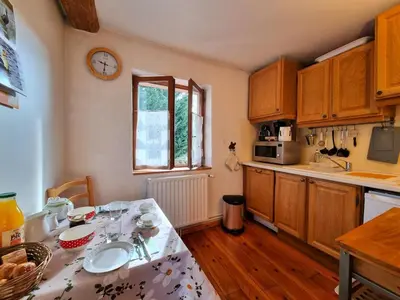 Cuisine ou kitchenette dans l'établissement Appartement paisible et pratique - 4 pers. - FR-1-496-387