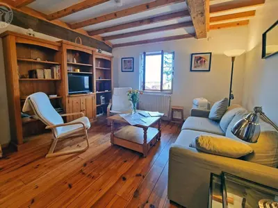 Coin salon dans l'établissement Appartement paisible et pratique - 4 pers. - FR-1-496-387