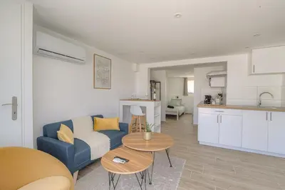 Cuisine ou kitchenette dans l'établissement Apartment L'éclat Les Écrins de Corbas