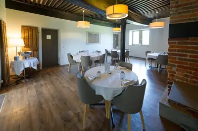 Restaurant ou autre lieu de restauration dans l'établissement La Sorelle Hôtel Golf et Restaurant