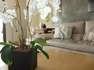 Coin salon dans l'établissement Jolie chambre à louer - Vue Imprenable
