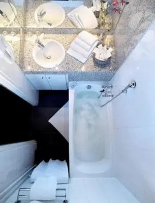 Salle de bains dans l'établissement Hotel Gratte-Ciel Ariana