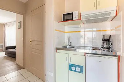 Cuisine ou kitchenette dans l'établissement Appart'City Classic Lyon Villeurbanne