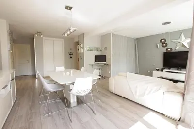 Télévision ou salle de divertissement dans l'établissement Le Célestay