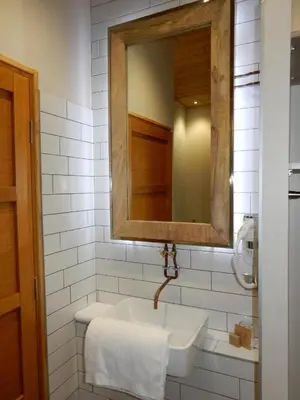 Salle de bains dans l'établissement What Else Hotel