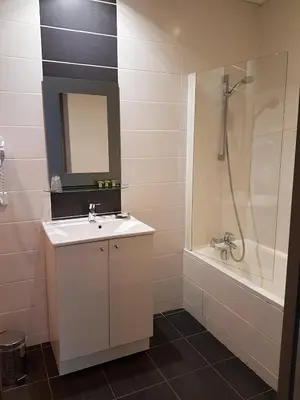 Salle de bains dans l'établissement Hotel Le Comty