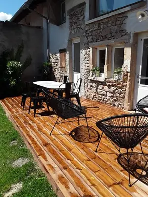 Terrasse ou espace extérieur de l'établissement Gite le Pot de Vin